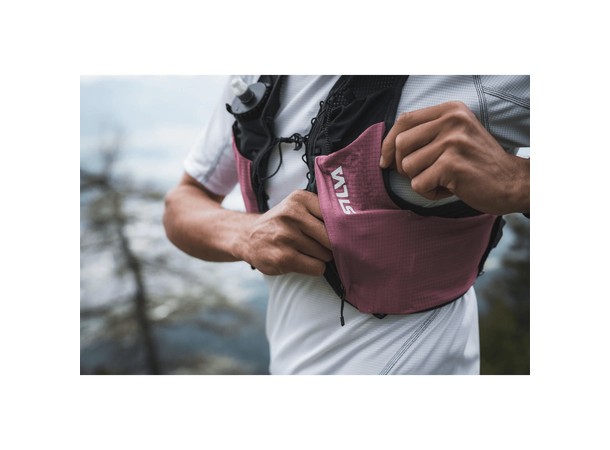 Silva Strive Fly Vest Rose L Lett løpevest med smarte lommer 